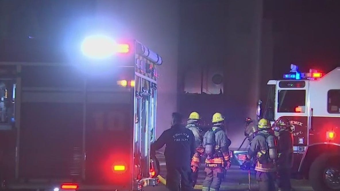 Phoenix firefighters battle apartment fire near 35th Avenue and Dunlap